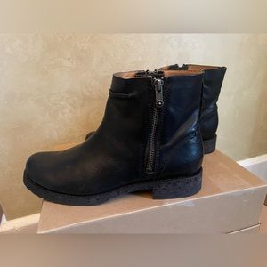 Frye Veronica Seam Short Boots